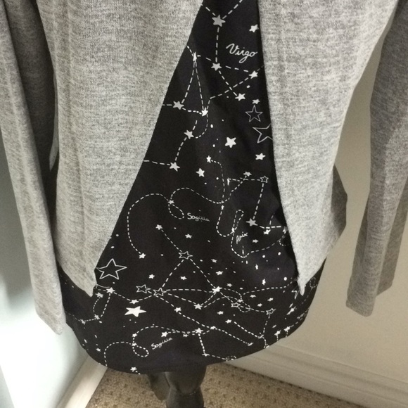 💖Galaxy print top - Picture 4 of 6